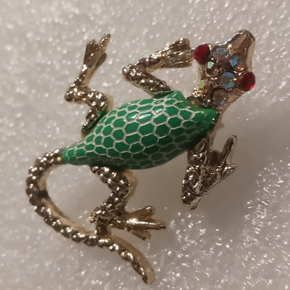 Green and Gold Lizard Brooch Red Eyes & Rhinestone Head